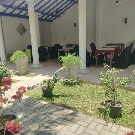 Blue Bell Hotel Negombo Kültér fotó