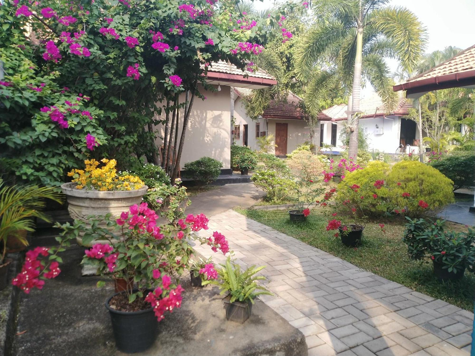 Blue Bell Hotel Negombo Kültér fotó